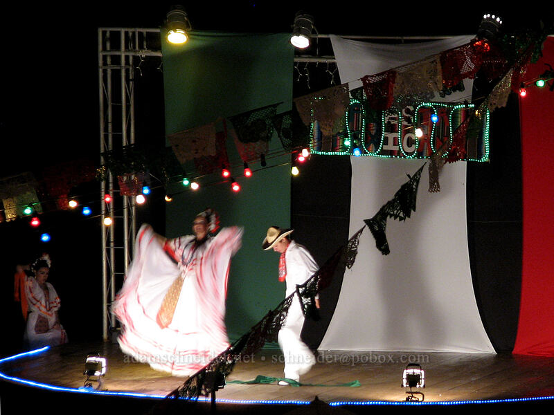 Mexican dancers [El Presidente Hotel, San Jose del Cabo, Los Cabos, Baja California Sur, Mexico]