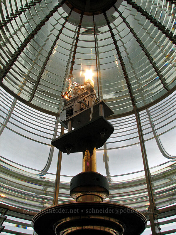 lighthouse lens [Yaquina Head Lighthouse, Agate Beach, Lincoln County, Oregon]
