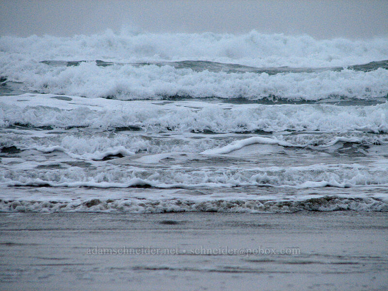 waves [Nye Beach, Newport, Lincoln County, Oregon]
