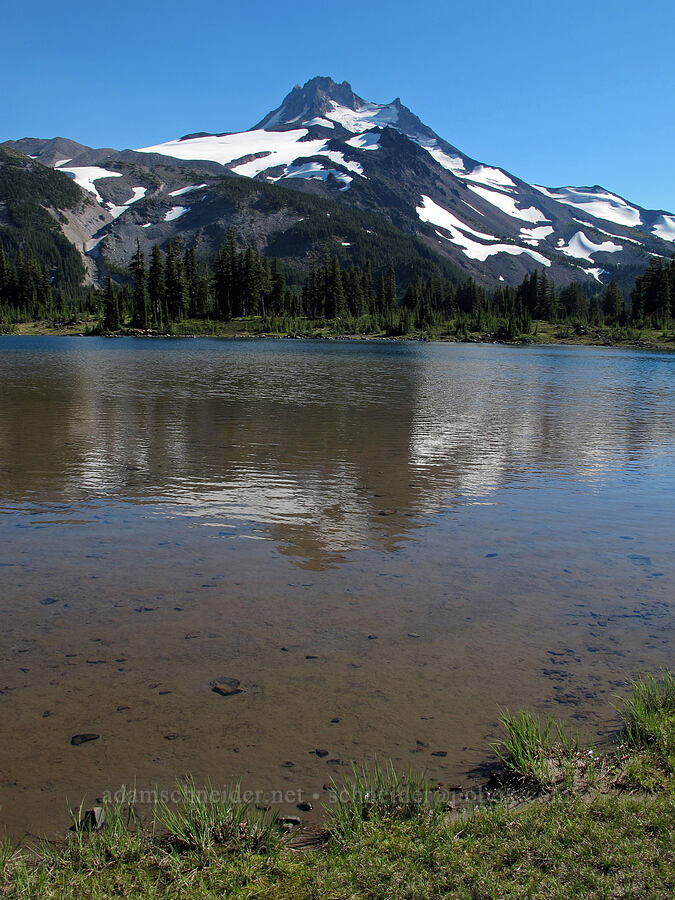 Mount Jefferson & Russell Lake [Jefferson Park, Mt. Jefferson Wilderness, Marion County, Oregon]