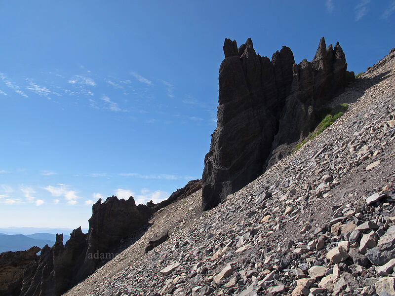crags & scree [Mt. Thielsen's southwest face, Mt. Thielsen Wilderness, Douglas County, Oregon]