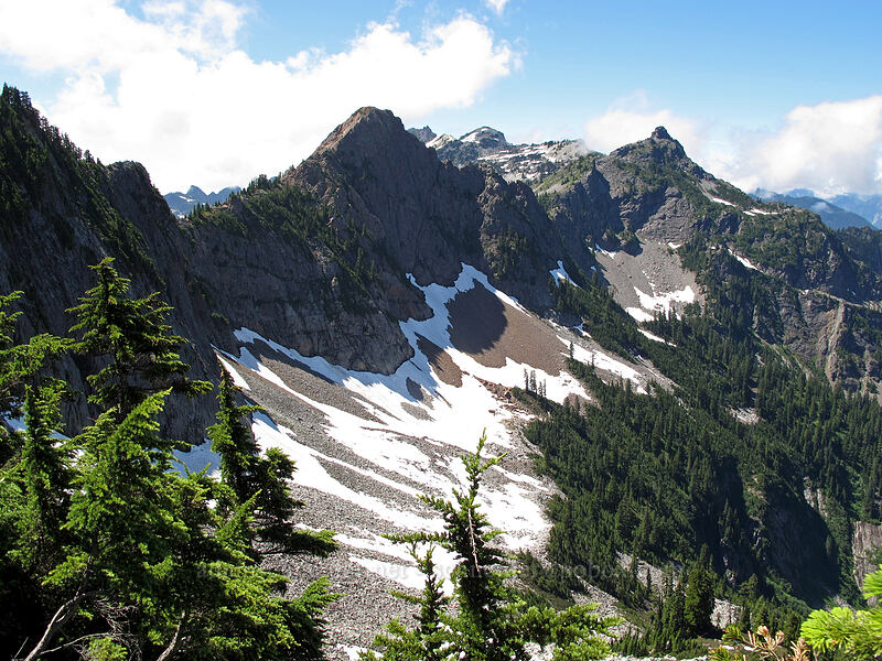 Red Mountain & Lundin Peak [above the Pacific Crest Trail, Alpine Lakes Wilderness, King County, Washington]