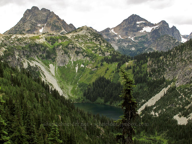 Corteo Peak, Black Peak, & Lake Ann [Maple Pass Trail, Okanogan-Wenatchee National Forest, Chelan County, Washington]