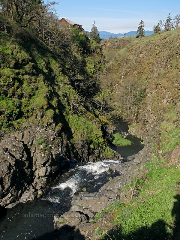 top of Mosier Creek Falls [Mosier Plateau Trail, Mosier, Wasco County, Oregon]