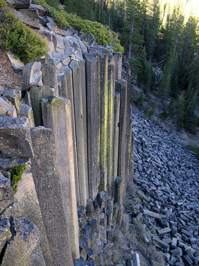 columnar basalt [Devil's Postpile Trail, Devil's Postpile National Monument, Madera County, California]