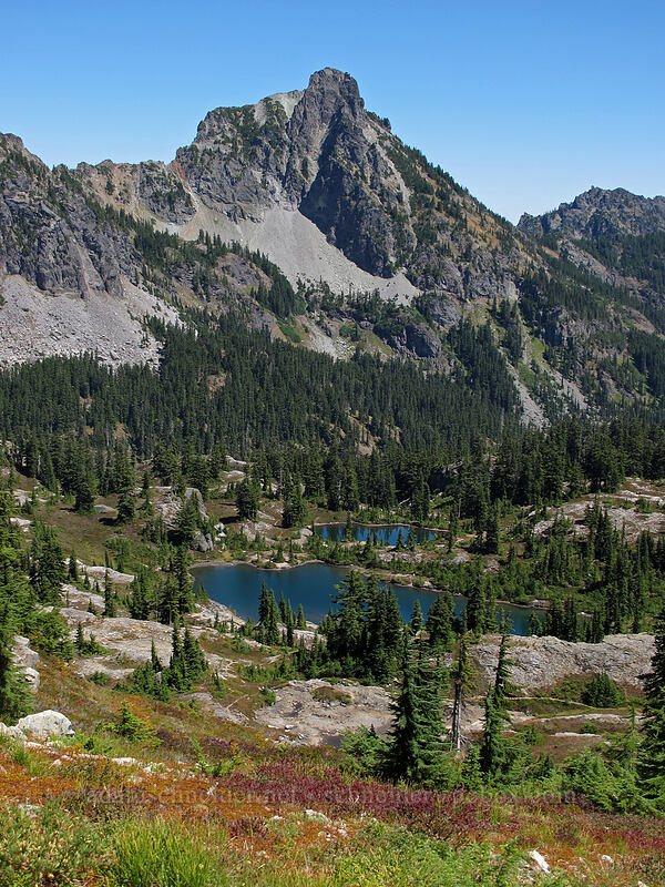 Hibox Mountain & Lila Lake [Rampart Ridge, Alpine Lakes Wilderness, Kittitas County, Washington]