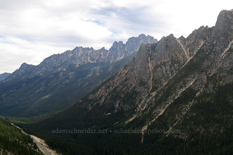 Vasiliki Ridge & Kangaroo Ridge [Washington Pass Overlook, Okanogan-Wenatchee National Forest, Okanogan County, Washington]