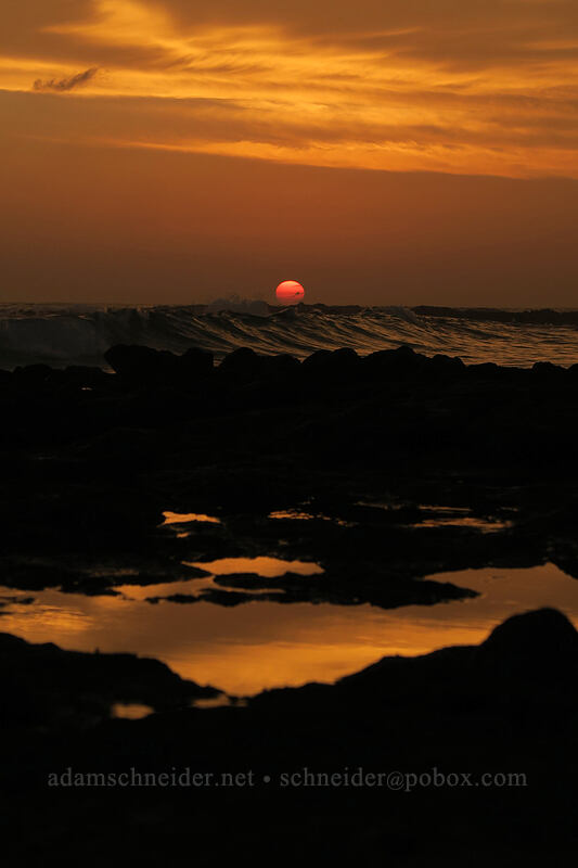 sunset & tidepools [Po'ipu Beach Park, Po'ipu, Kaua'i, Hawaii]