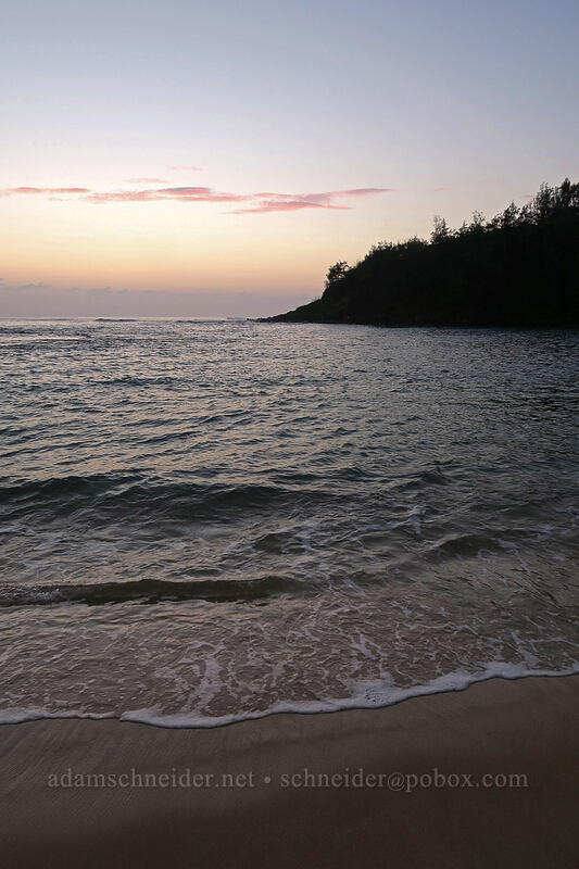 Papa'a Bay before sunrise [Papa'a Bay, Anahola, Kaua'i, Hawaii]