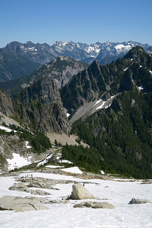 Headlee Pass, Lewis Peak, & the Monte Cristo massif [Vesper Peak, Mount Baker-Snoqualmie National Forest, Snohomish County, Washington]
