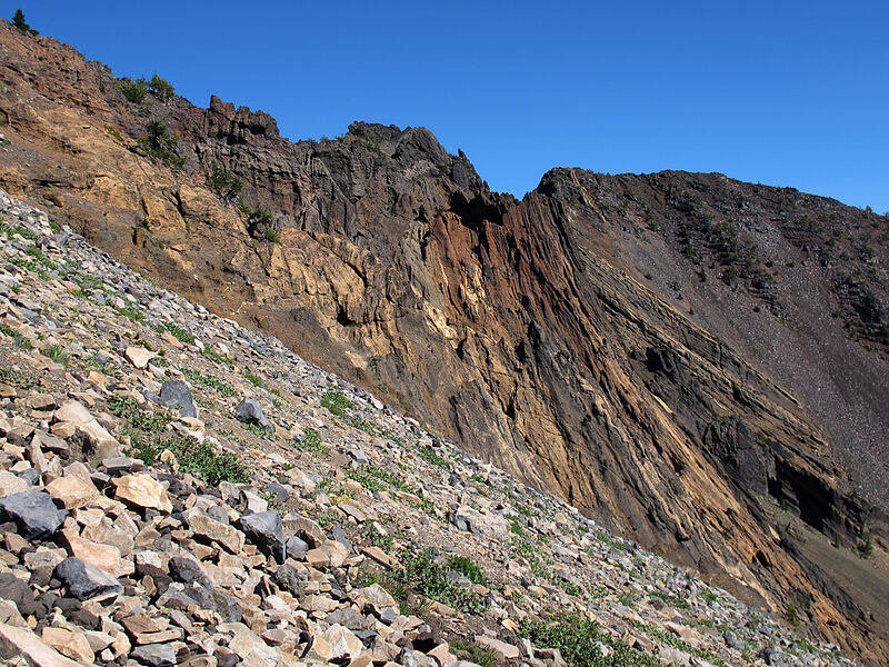 folded rocks & scree [Mt. Thielsen's southwest face, Mt. Thielsen Wilderness, Douglas County, Oregon]