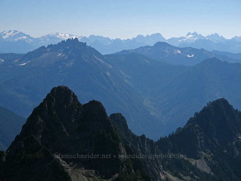 mountains to the south-southeast [Gothic Peak summit, Morning Star NRCA, Snohomish County, Washington]