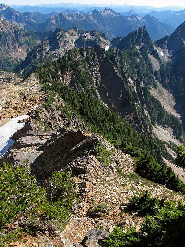 Gothic Peak's southeast ridge [Gothic Peak, Morning Star NRCA, Snohomish County, Washington]
