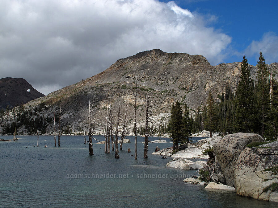 Cracked Crag & Lake Aloha [Trail 17E40, Desolation Wilderness, El Dorado County, California]