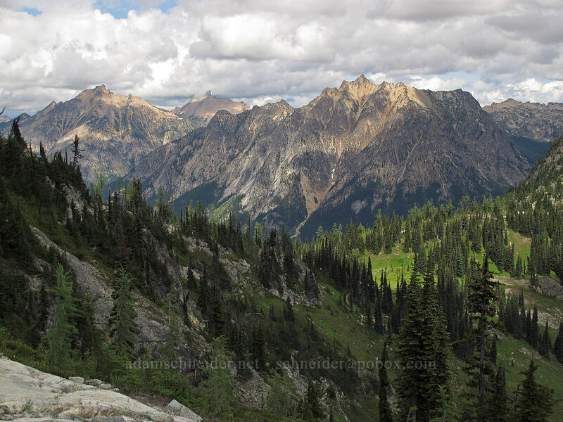 Mt. Hardy, Golden Horn, & Peak 7762 [Maple Pass Trail, Okanogan-Wenatchee National Forest, Chelan County, Washington]