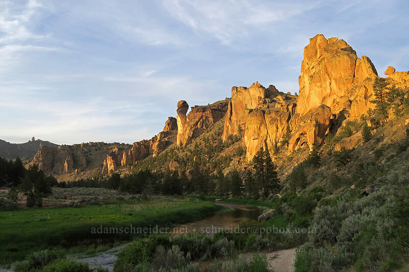 Crooked River & rock formations [River Trail, Smith Rock State Park, Deschutes County, Oregon]