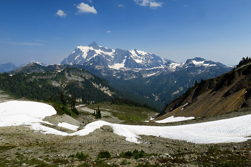 Mt. Shuksan, Artist's Point (Kulshan Ridge), & snowfields [Chain Lakes Trail, Mount Baker Wilderness, Whatcom County, Washington]