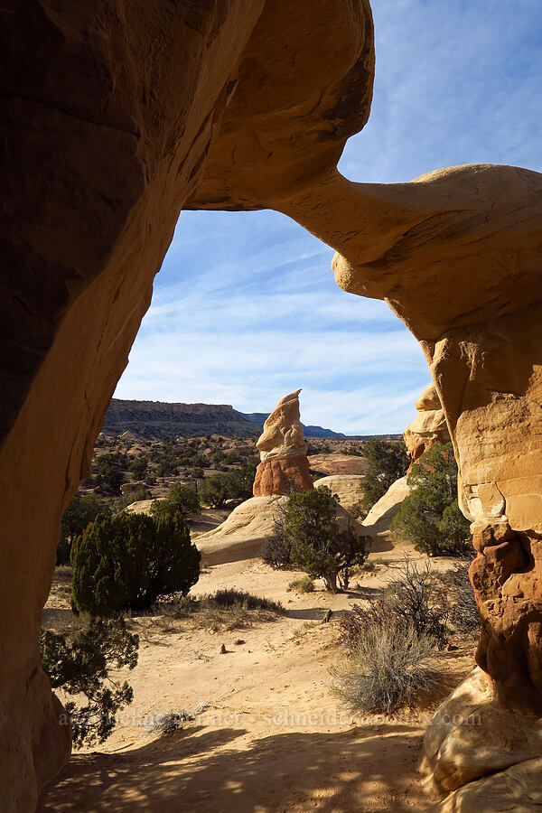 Metate Arch & a pointy hoodoo [Devil's Garden, Grand Staircase-Escalante National Monument, Garfield County, Utah]