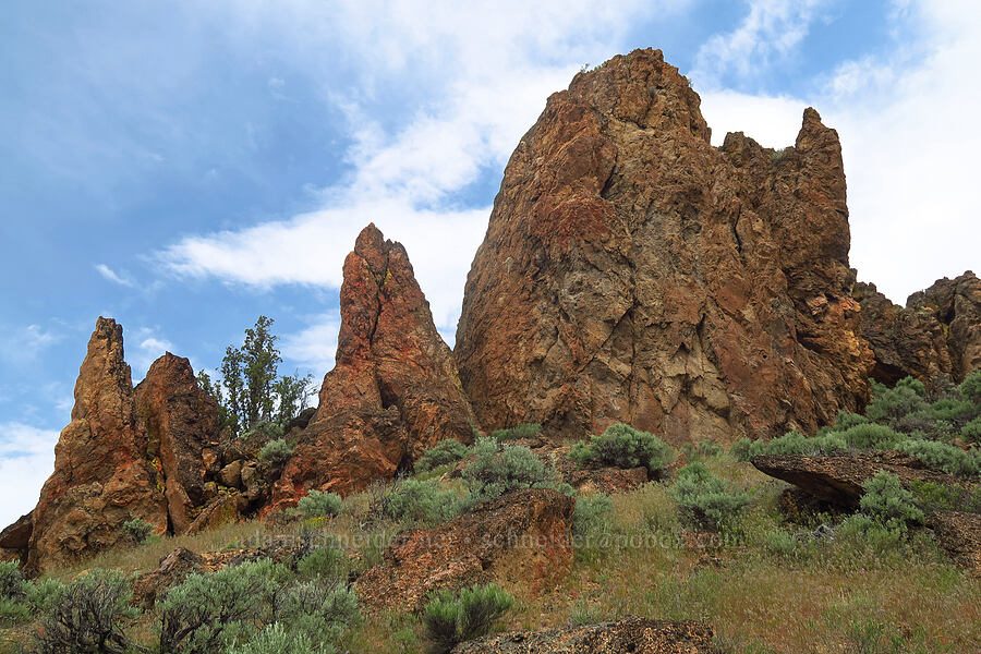 tuff formations [ridge south of Gray Butte, Deschutes County, Oregon]