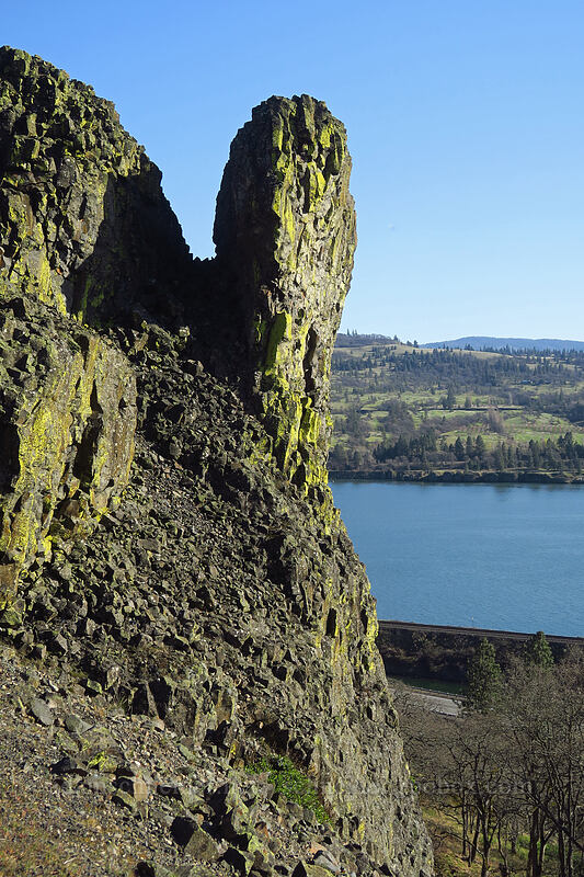 basalt pinnacle & the Columbia River [Old Highway 8, Klickitat County, Washington]