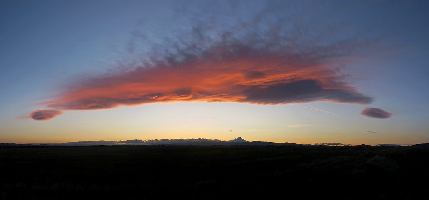 lenticular cloud sunset panorama [U.S. Highway 197, Wasco County, Oregon]