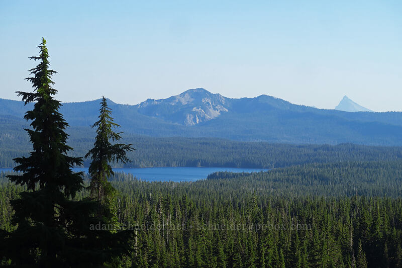 Sawtooth Mountain & Summit Lake [Rockpile Trail, Diamond Peak Wilderness, Oregon]