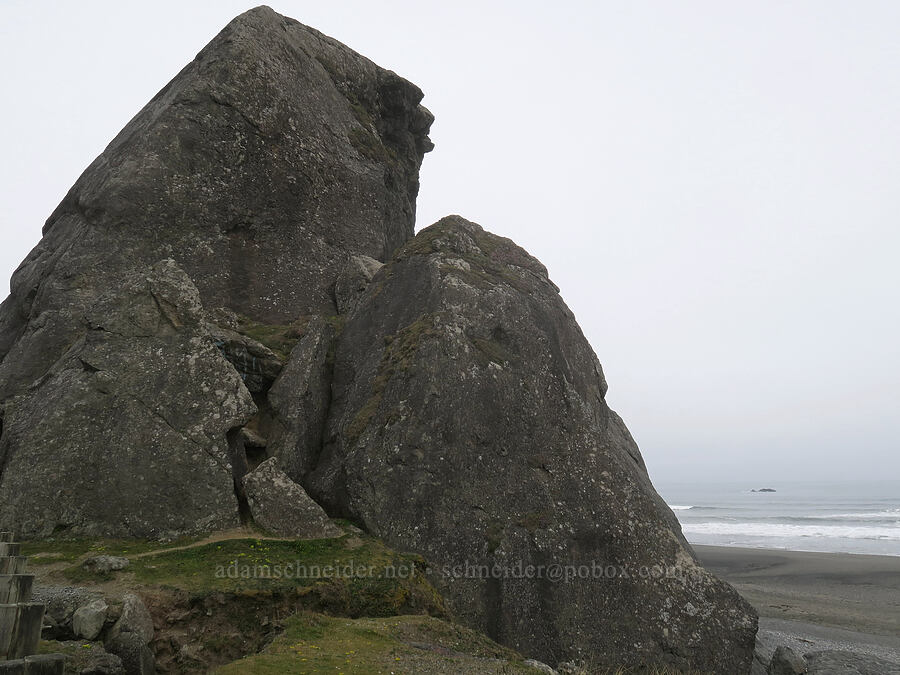 Kissing Rock [Kissing Rock Wayside, Curry County, Oregon]