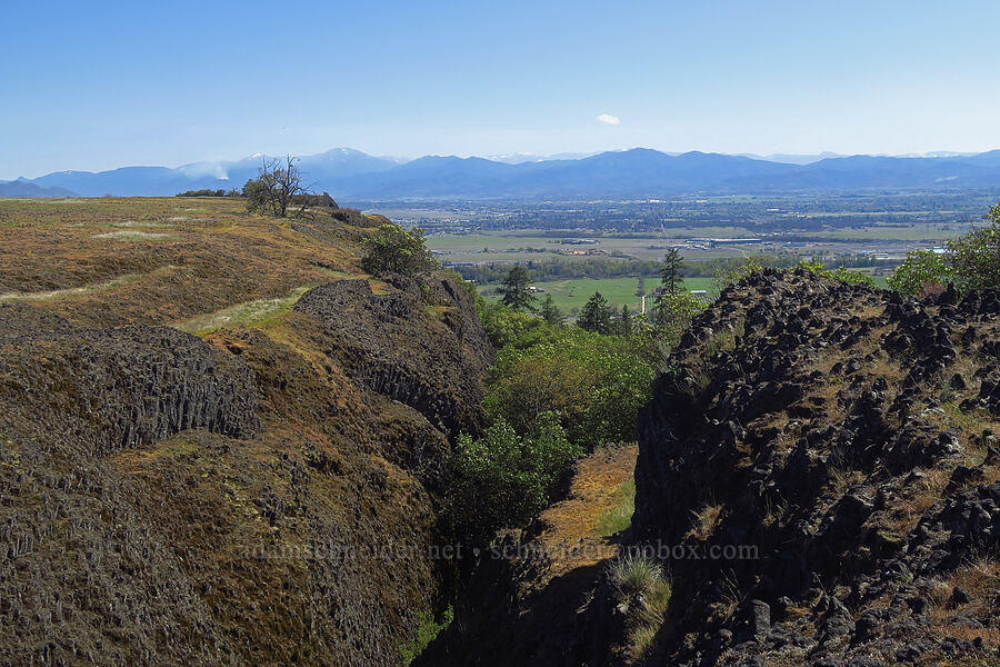 rocky gulch & the Siskiyous [Upper Table Rock, Jackson County, Oregon]