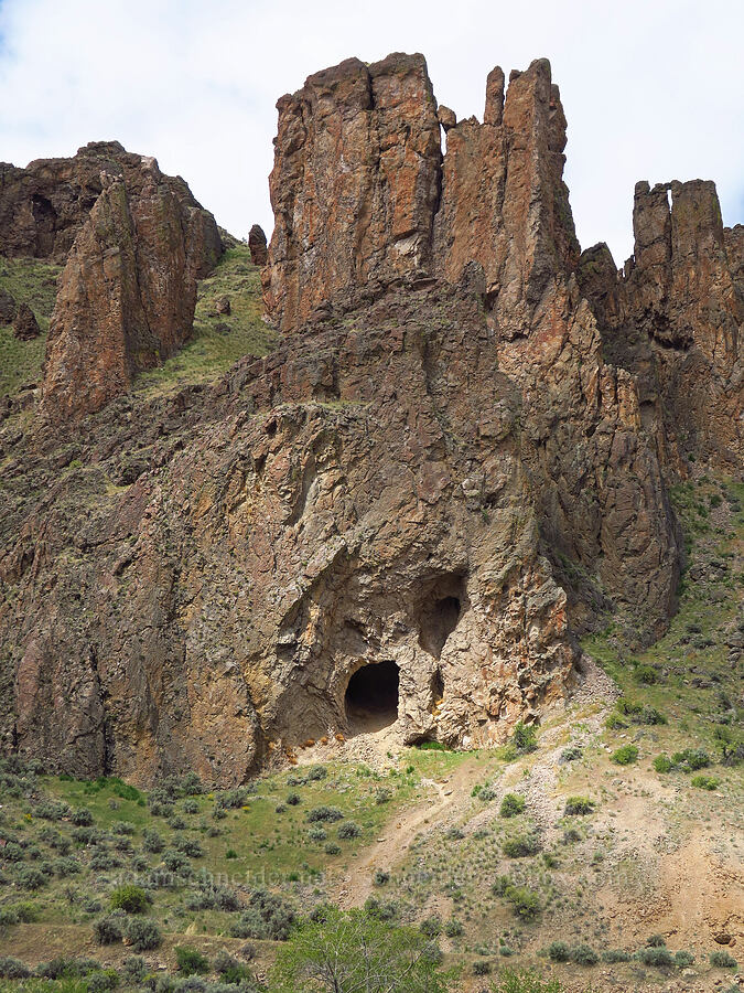 pinnacles & caves (or mines?) [Succor Creek State Natural Area, Malheur County, Oregon]