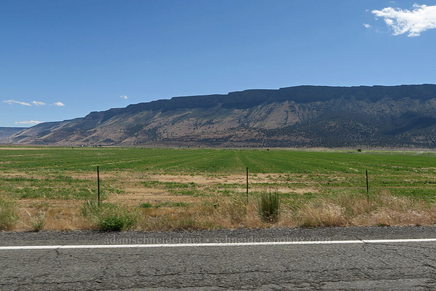 Abert Rim [State Highway 31, Lake County, Oregon]