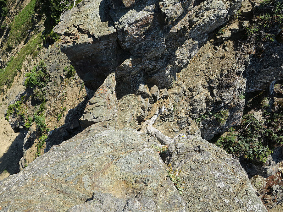 harrowing downclimb [Naches Peak, Okanogan-Wenatchee National Forest, Yakima County, Washington]