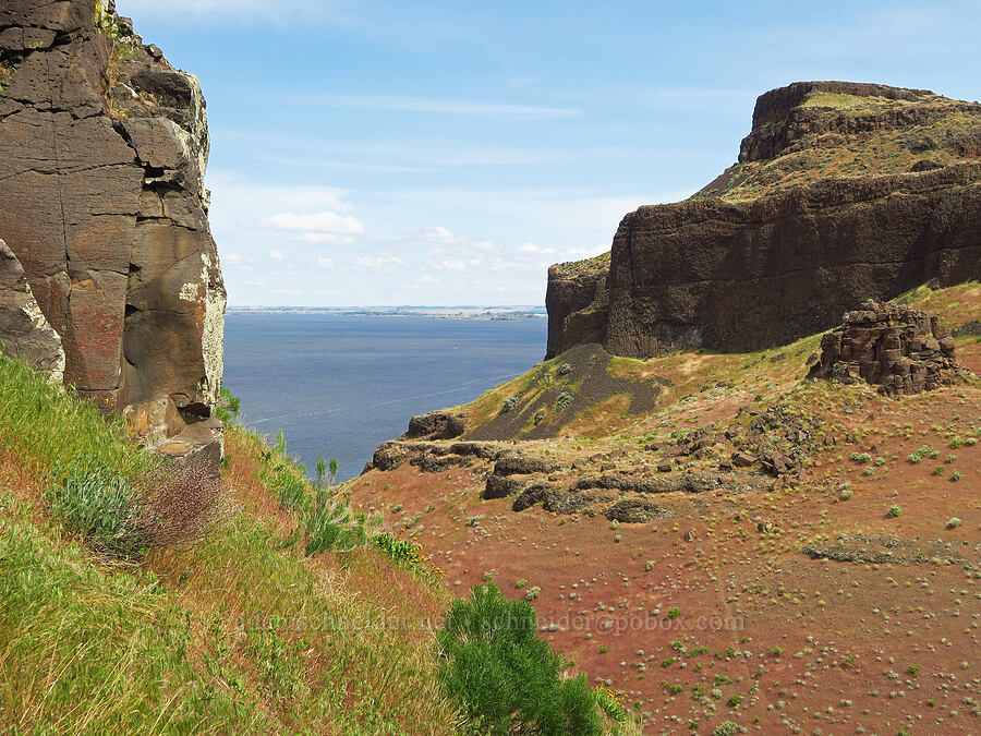 cliffs & crags [Twin Sisters, Walla Walla County, Washington]