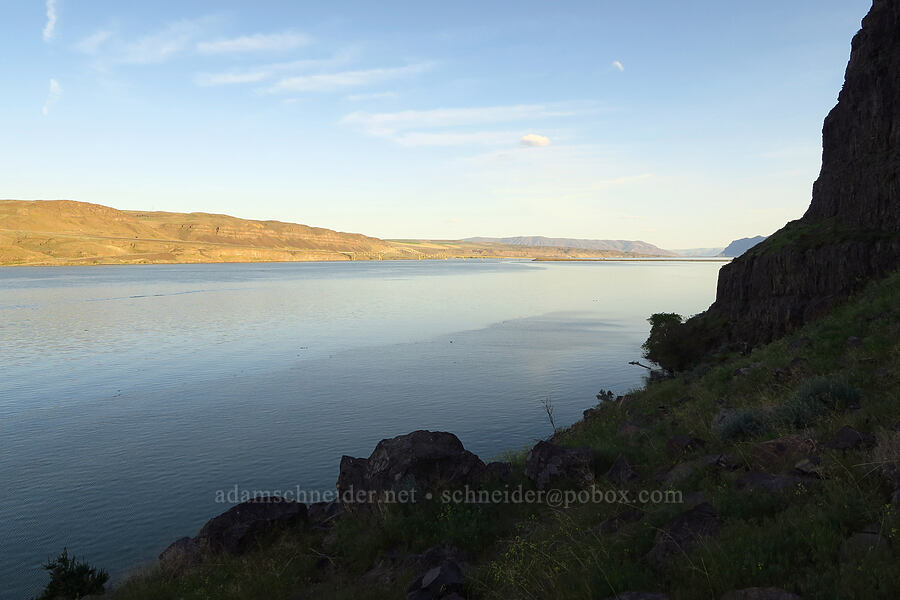 Columbia River (Wanapum Lake) [Rocky Coulee Recreation Area, Kittitas County, Washington]