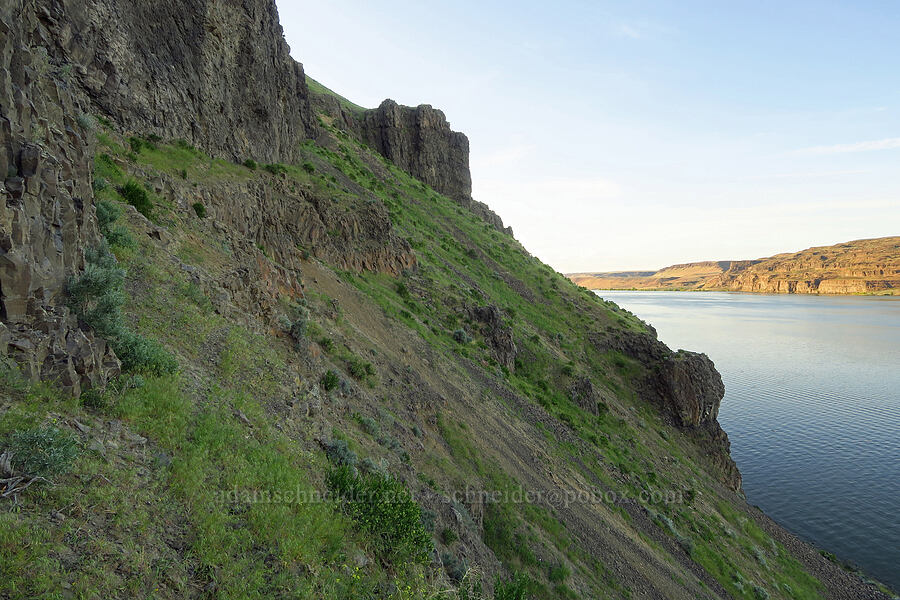 sketchy traverse [Rocky Coulee Recreation Area, Kittitas County, Washington]