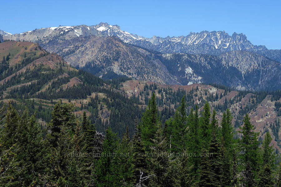 Wenatchee Mountains & the Enchantments [Joker Mountain, Okanogan-Wenatchee National Forest, Kittitas County, Washington]