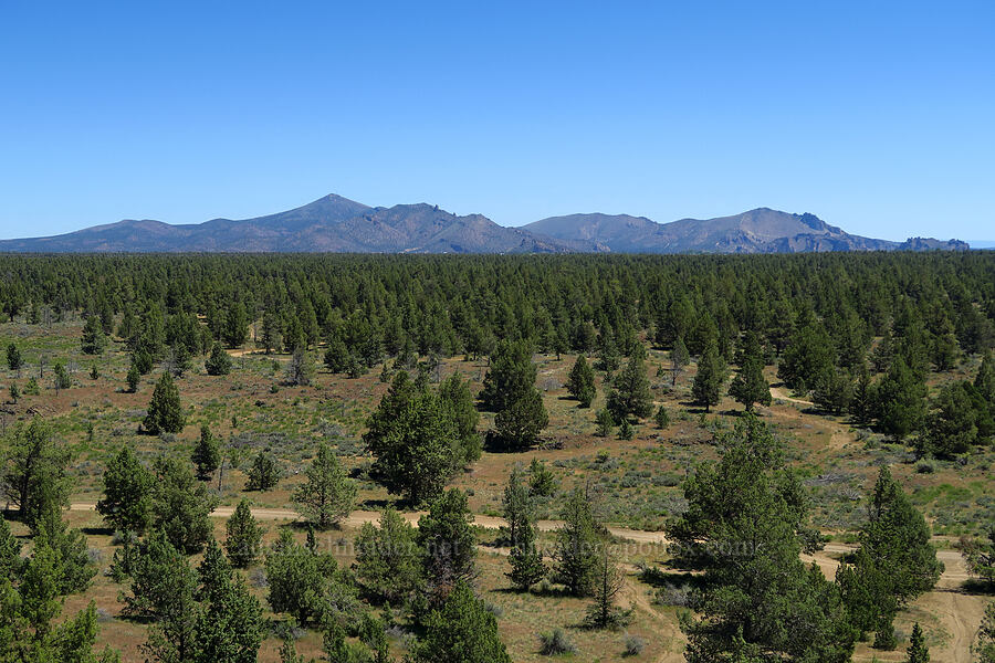 Gray Butte & the Smith Rock area [Steamboat Rock, Deschutes County, Oregon]