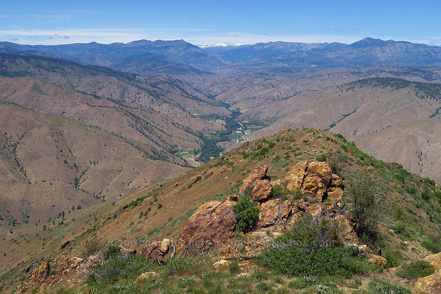 Entiat River Valley [Keystone Point, Okanogan-Wenatchee National Forest, Chelan County, Washington]