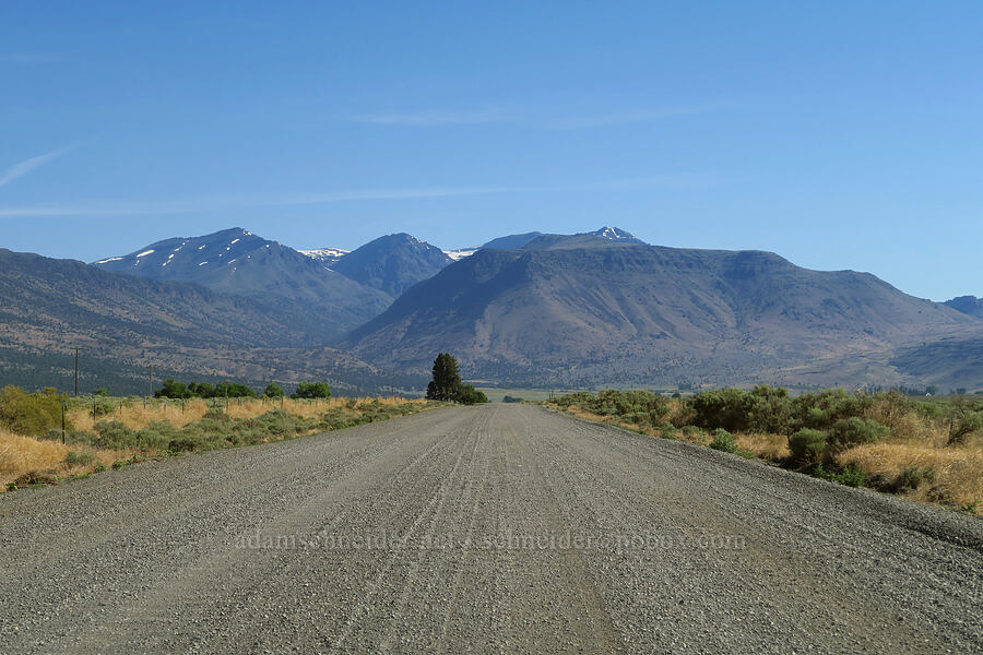 Steens Mountain & Wildhorse Canyon [Fields-Folly Farm Road, Harney County, Oregon]