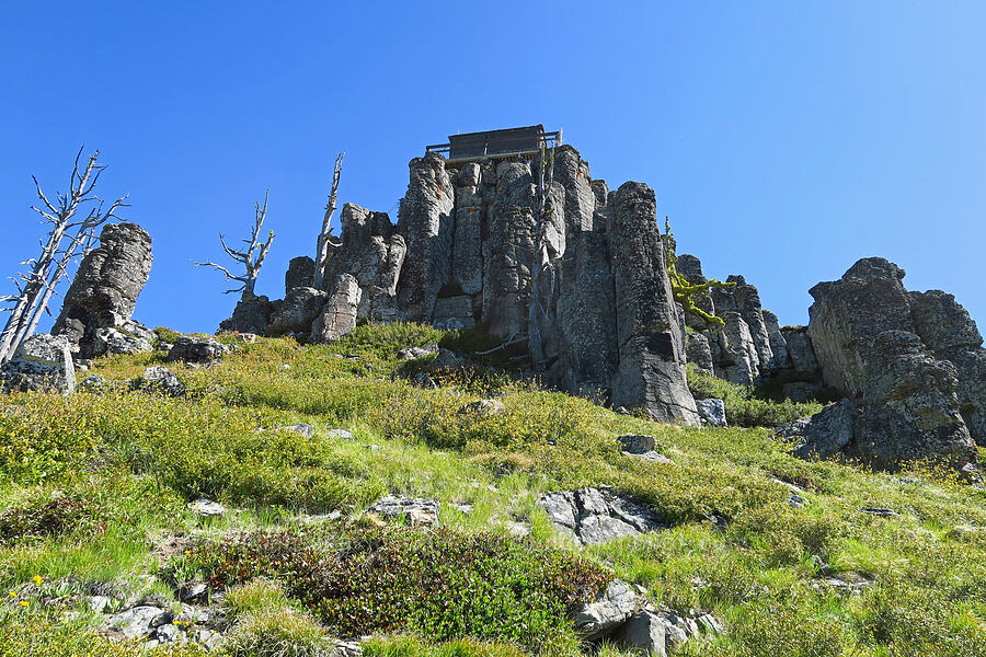 Sugarloaf Peak Lookout [Sugarloaf Peak, Okanogan-Wenatchee National Forest, Chelan County, Washington]