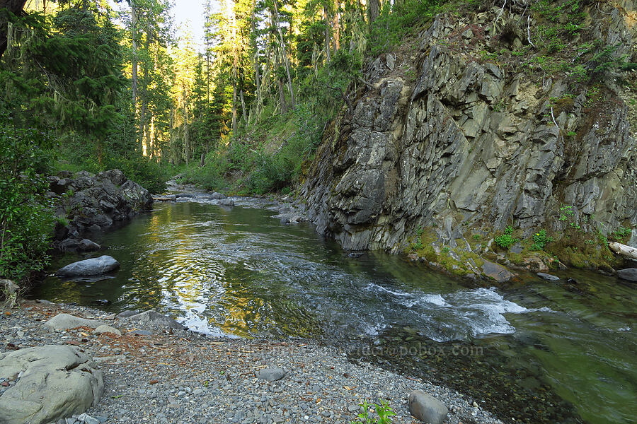 rocks & water [North Fork Teanaway River, Okanogan-Wenatchee National Forest, Kittitas County, Washington]